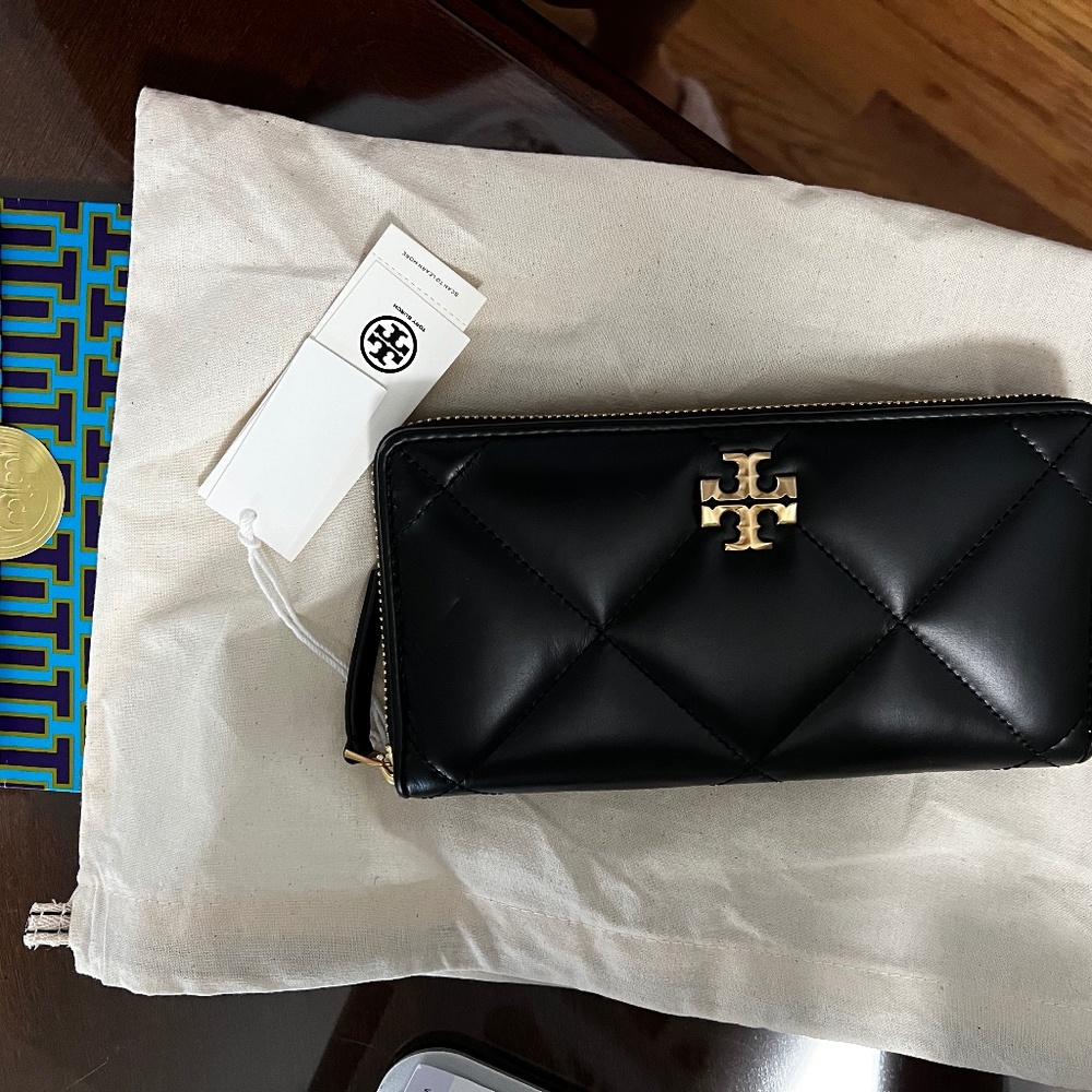 NWT Tory Burch Kira black wallet